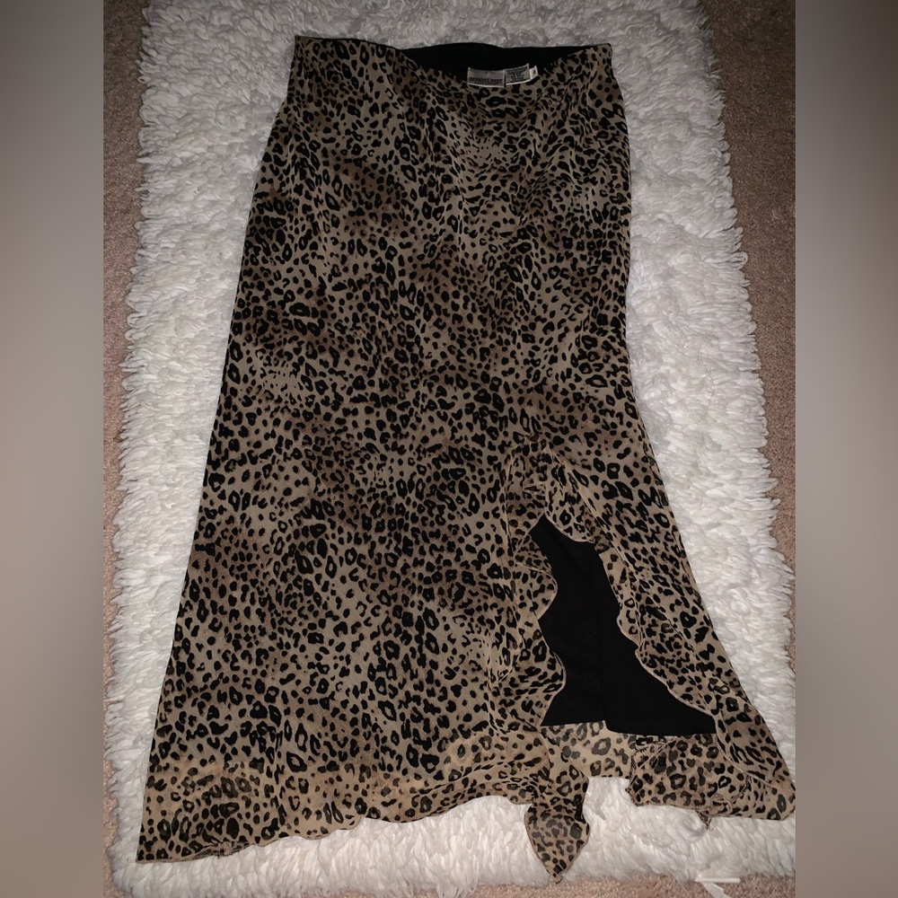 Newport News cheetah prints Classy and casual skirt with lots of personality🧡🤎